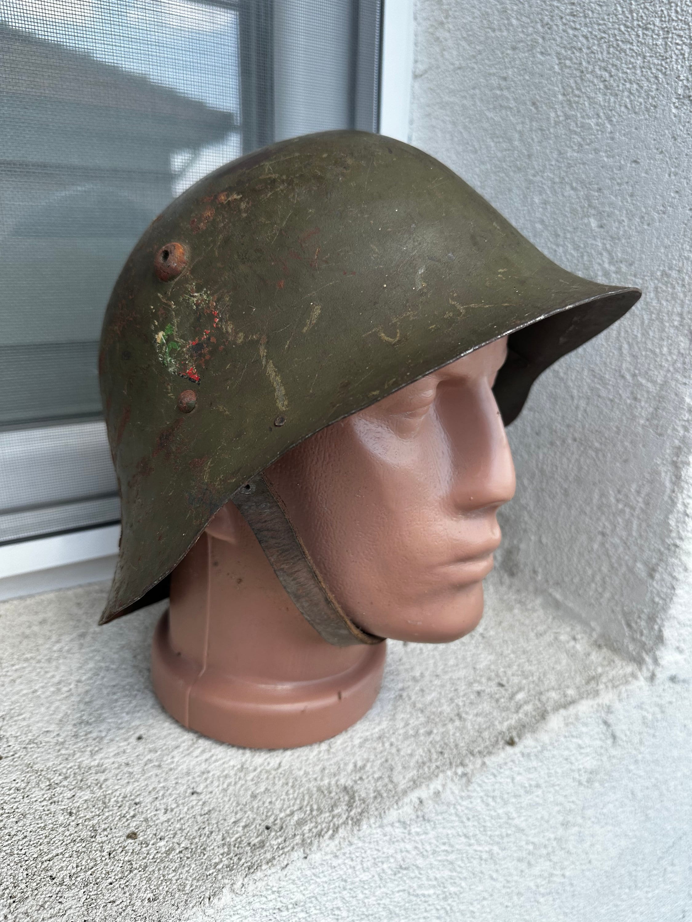 美品‼️ブルガリア軍のM36ヘルメット（カスカM36） ヴィンテージミリタリードイツタイプヘルメットM36ブルガリア旗陸軍