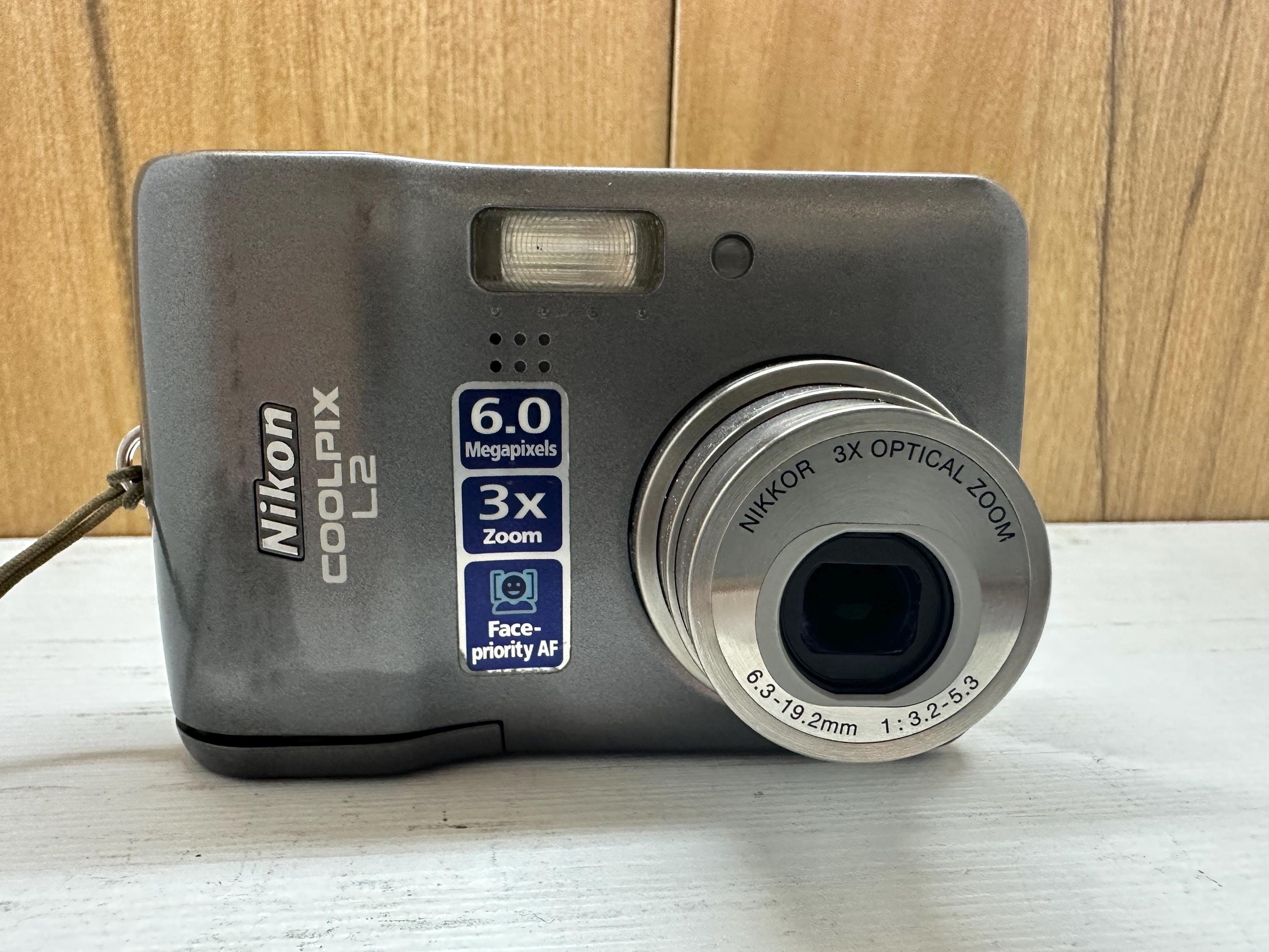 Nikon Coolpix S800c Wi Fi 16 MP Digital Camera 10x Wide Optical