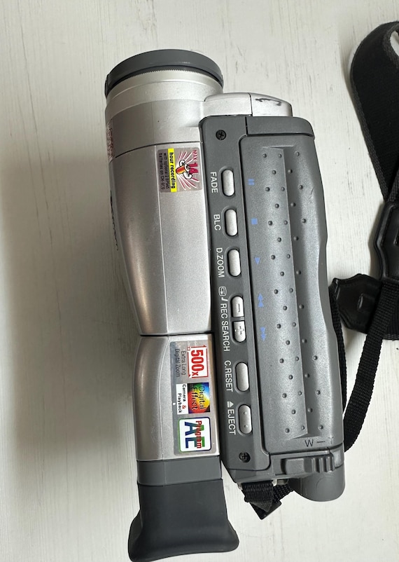 Vintage Canon G1000e 8mm Handycam 500x Digital Zoon 22x Optical