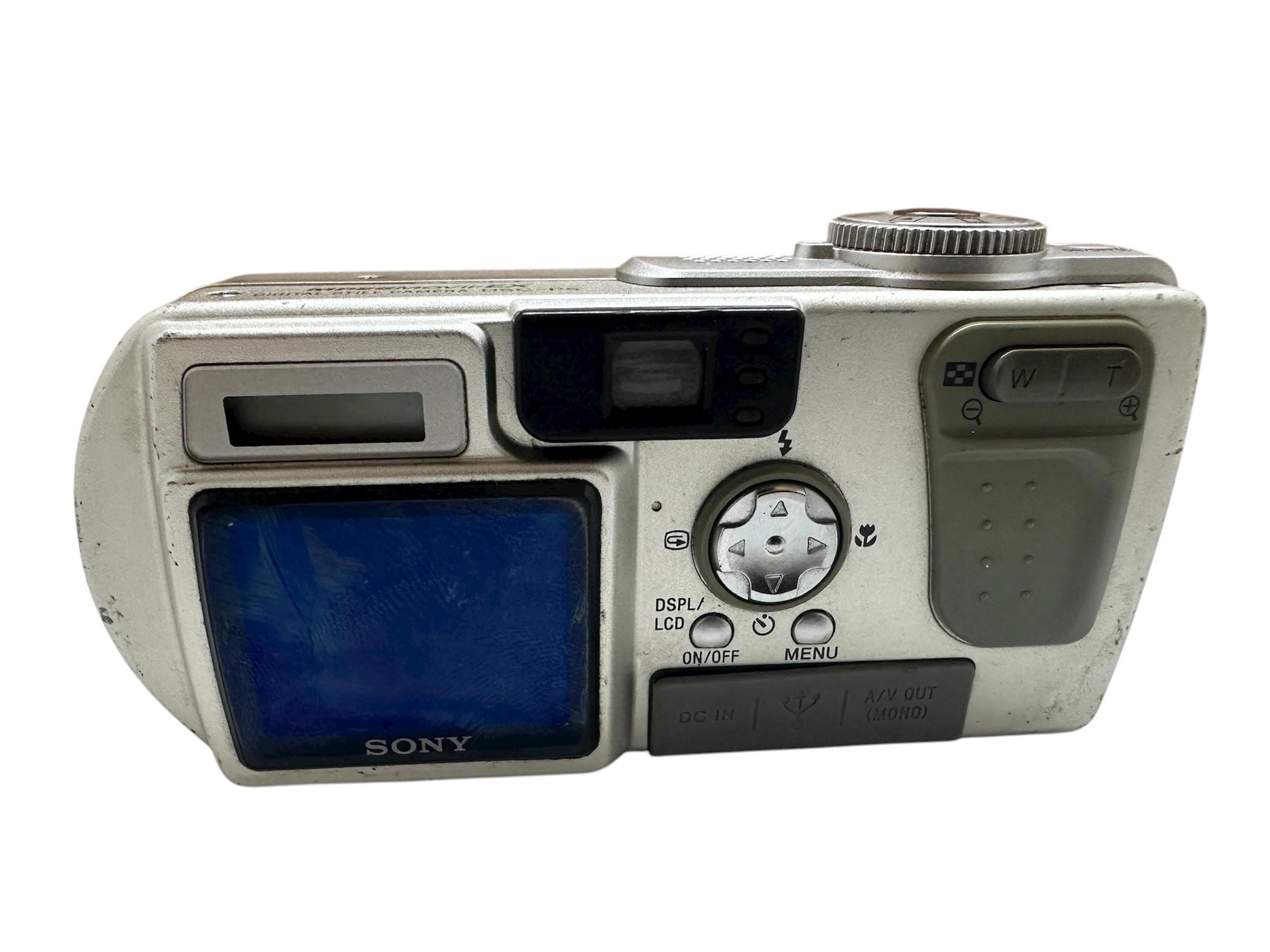 Sony Cybershot DSC-P5 Mpeg Movie Ex Digital Camera 3.2 MP 3x