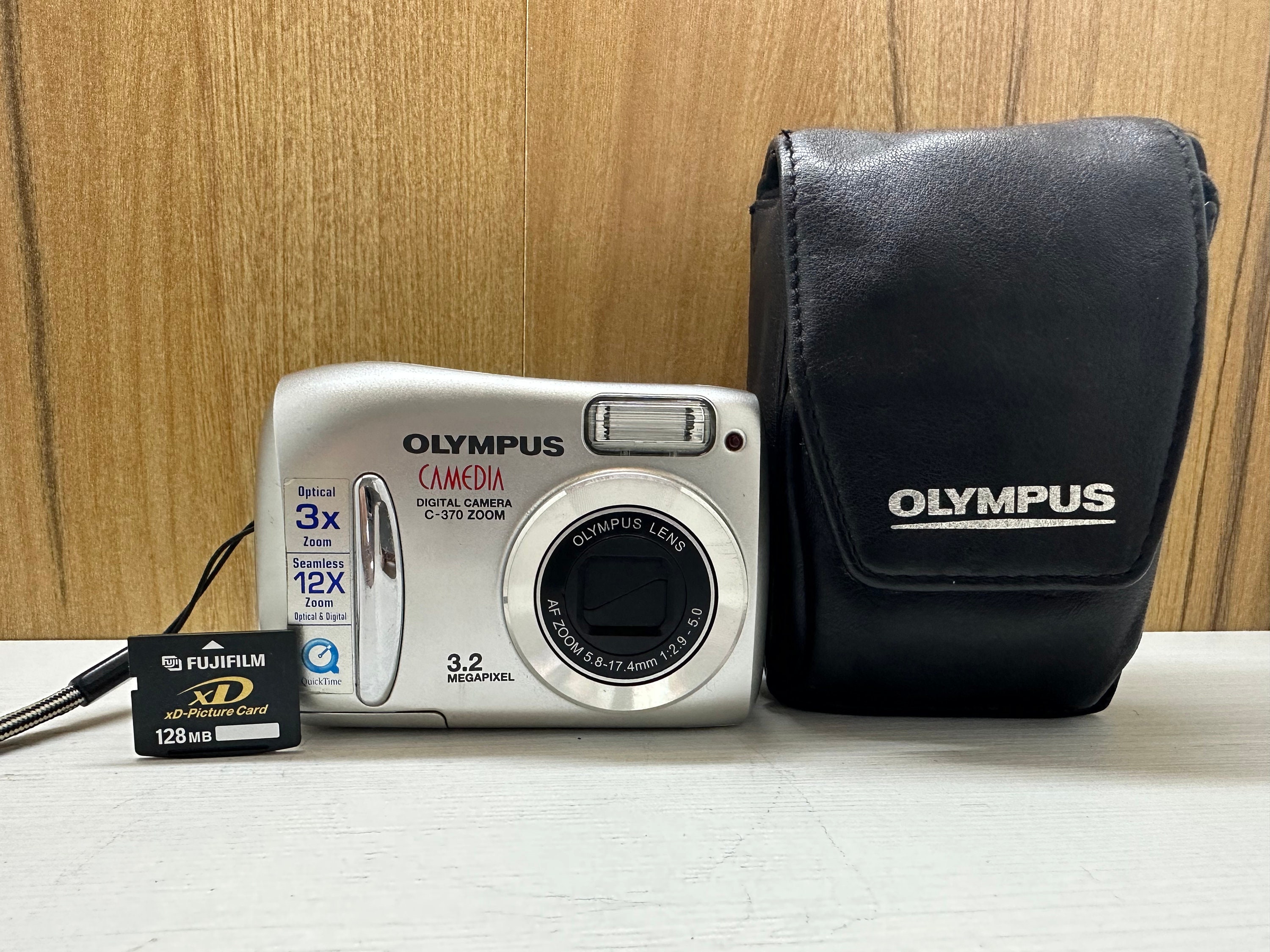 Olympus Camedia C-370 Digital Camera 3D Compact 3.2 MP 1.5