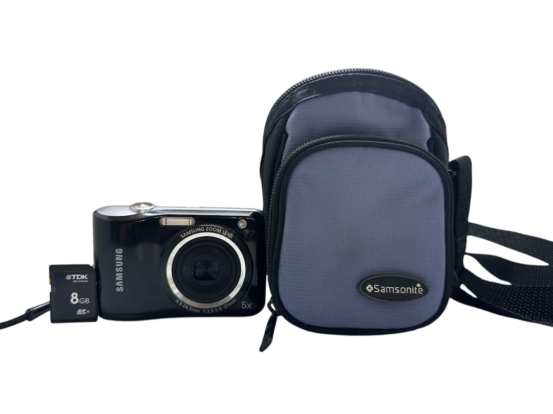 Samsung ES28 Digital Camera 12 MP 5X Optical Zoom 2,5 Inches Lcd