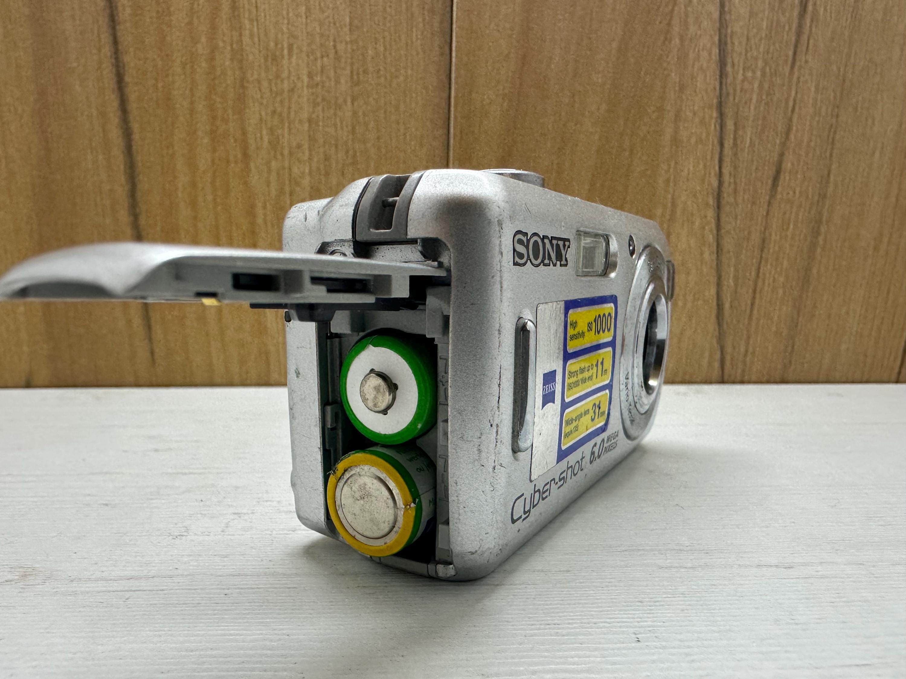 Sony Cybershot DSC-P150 Digital Camera 7.2 MP 3X Optical