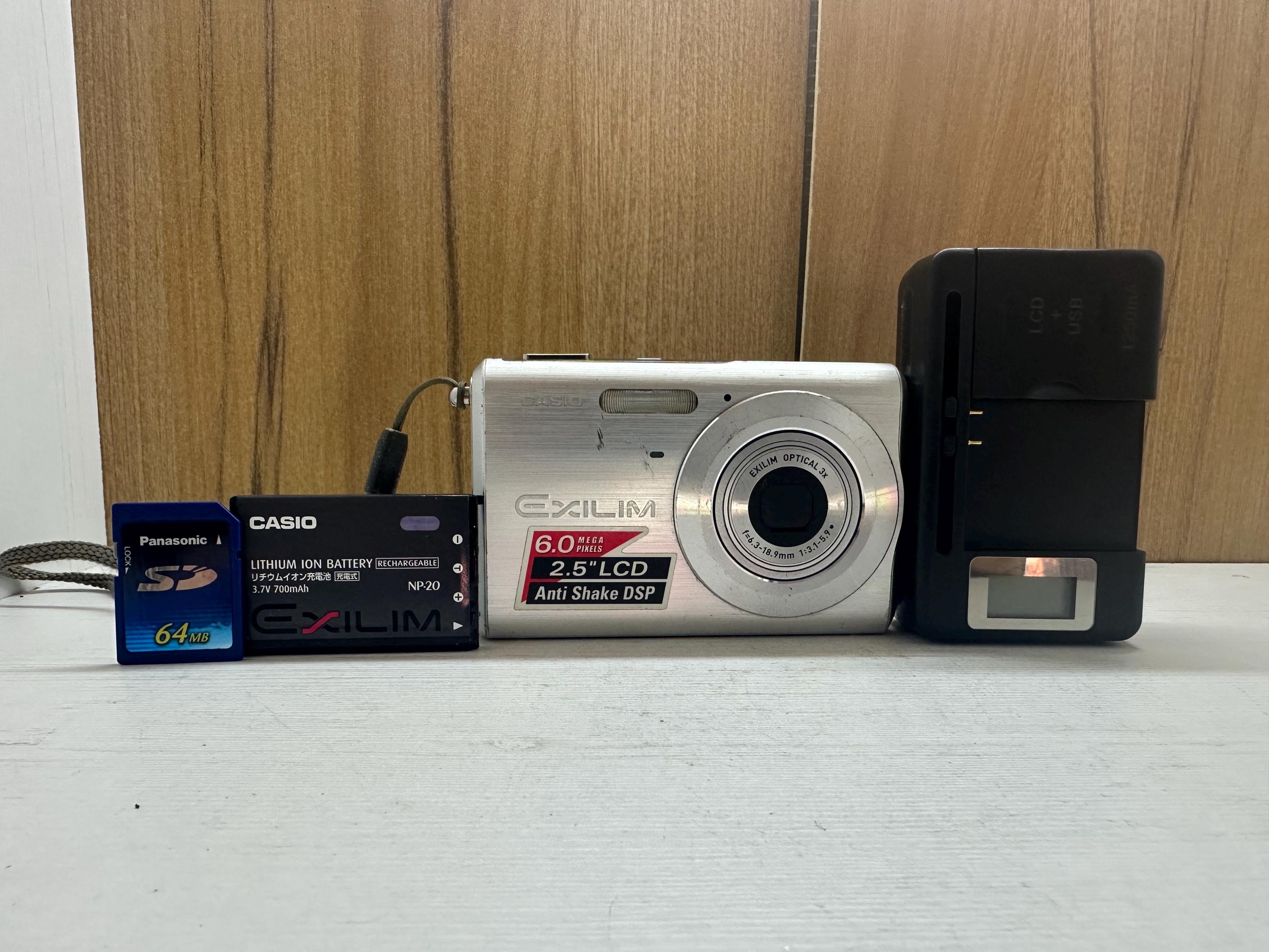 Casio Exilim EX-Z60 Digital Camera 6 MP 3X Optical Zoom 2.6 Inches