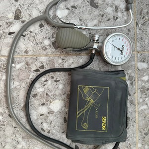 Vintage Mechanical Blood Pressure Sendo Monitor Very Old and Working Retro Collectible image 2