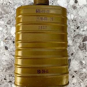 Vintage militair oud groot filter met actieve kool voor gasmaskers soldaatleger zeldzaam 1980
