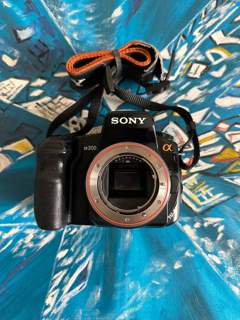Sony Alpha DSLR A200 Automatic Digital Camera Auto Shut-Off 10.2MP 3X Optical Zoom 2,7 inches Lcd image 1