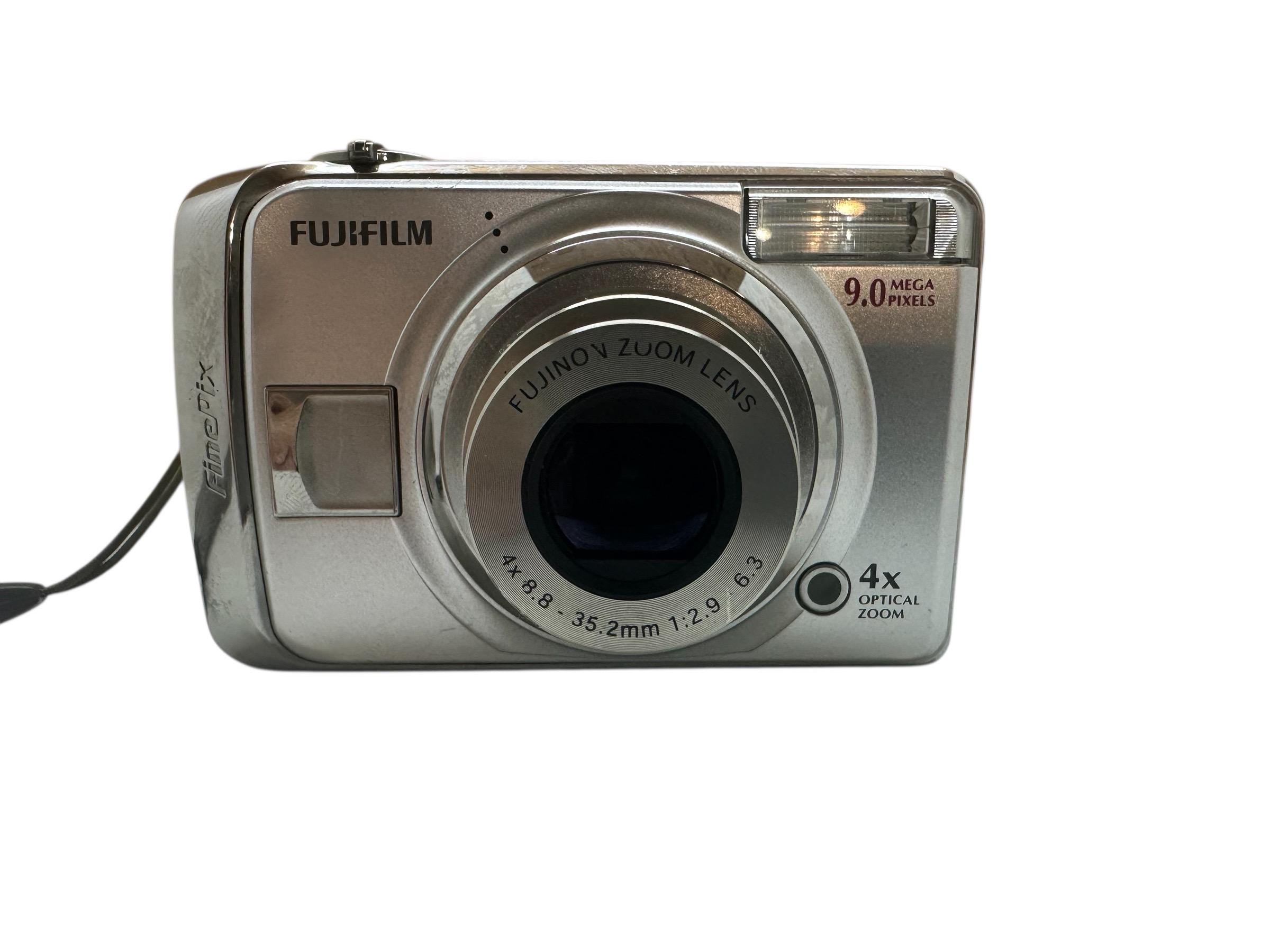 Fujifilm Finepix A900 Digital Camera 9 MP LCD Compact 4x