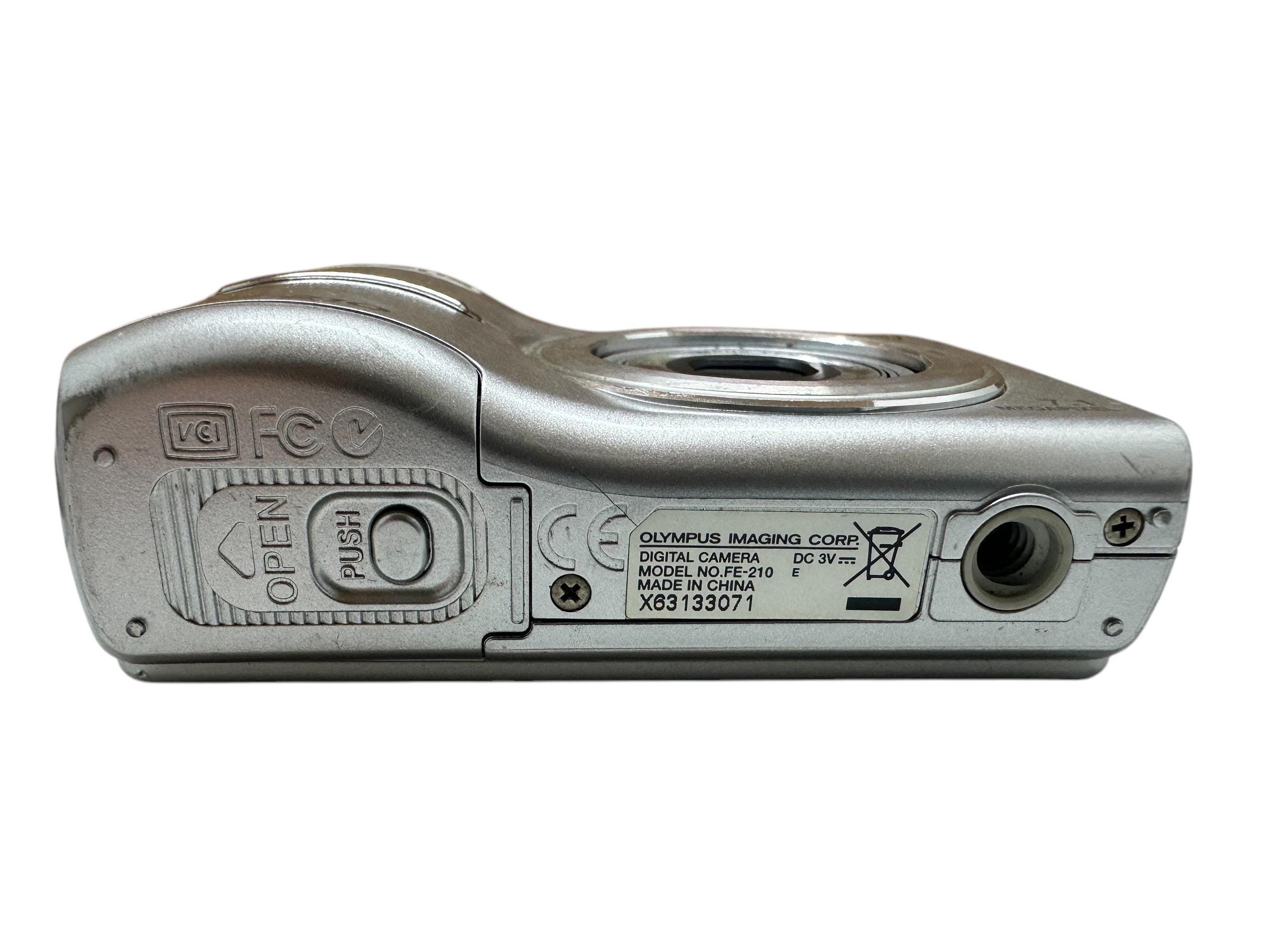 Olympus Fe210 Digital Camera Compact 3X Optical Zoom 7.1 MP 2.5