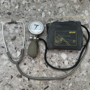 Vintage Mechanical Blood Pressure Sendo Monitor Very Old and Working Retro Collectible image 3