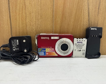 BENQ DC T800 3 Inches Touch Screen Digital Camera Compact 3X Optical Zoom 8 MP + Charger, battery and Handstrap