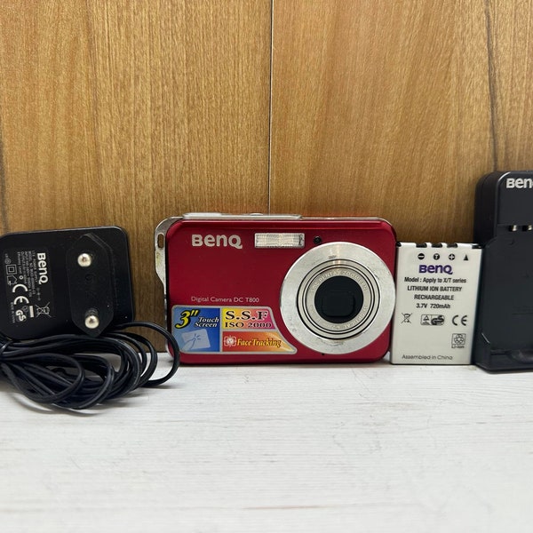 BENQ DC T800 3 Inches Touch Screen Digital Camera Compact 3X Optical Zoom 8 MP + Charger, battery and Handstrap