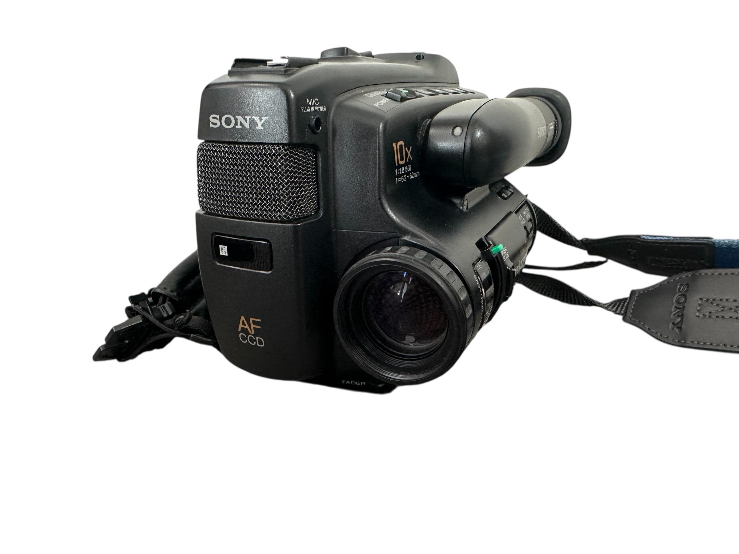 【動作OK】SONY　Handycam　CCD-TRV60 SONY - SONY Handycam CCD-TRV60 ソニー ハンディカムの通販 by
