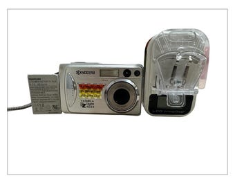 Kyocera Yashica EZ 4033 Digital Camera Full Box 4.2 MP 3X Optical Zoom Compact + battery and charger