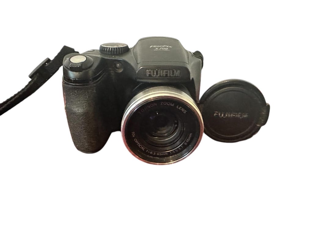Buy Fujifilm Finepix S700 Digital Camera 10X Optical Zoom MP
