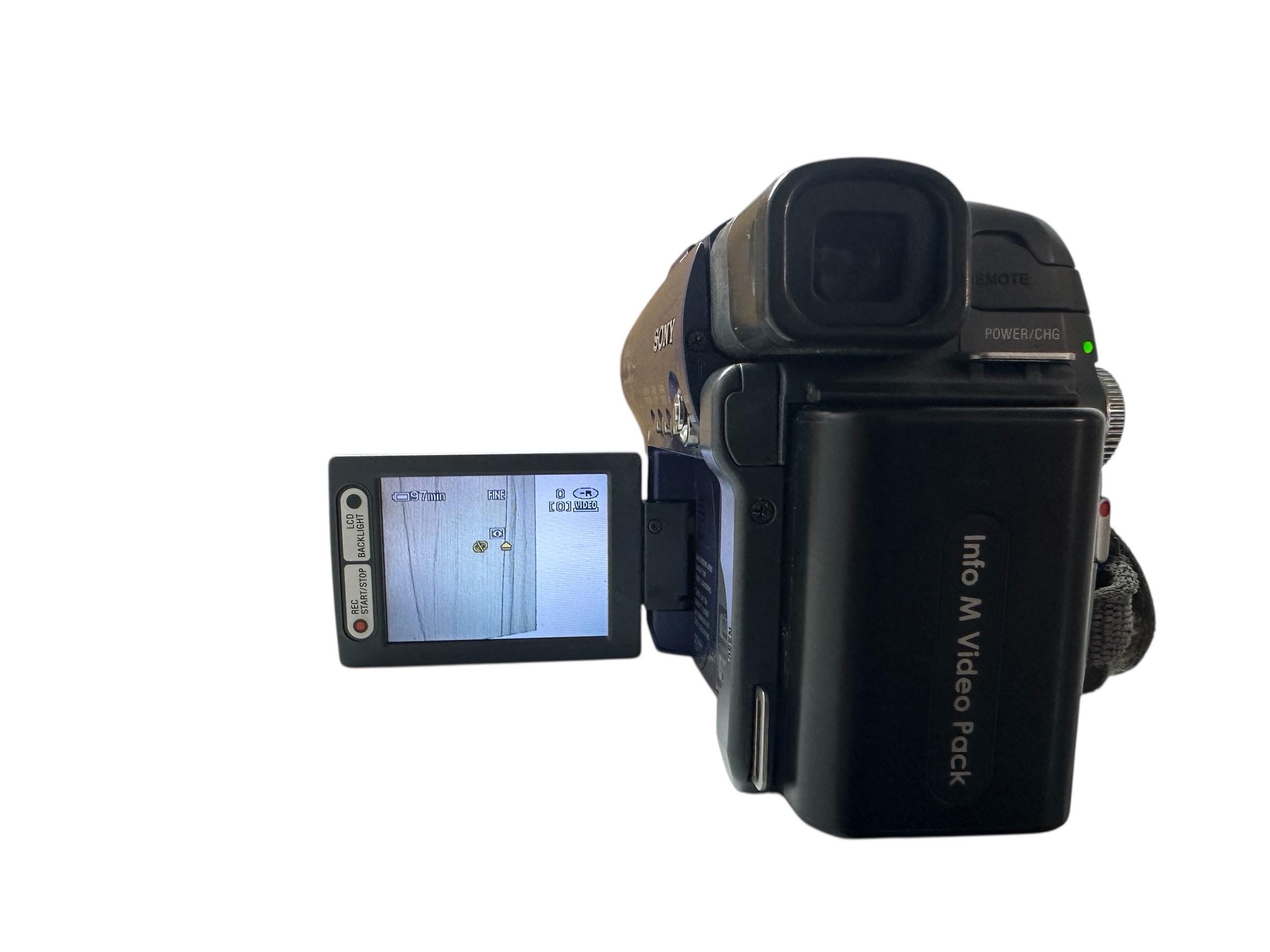 Sony ビデオカメラ Handycam DCR- DVD91E 日本製 DVD カメラ