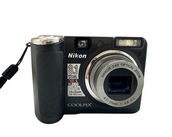 Nikon Coolpix P50 VR Iso 2000 Japan Digital Camera 3 Inches Lcd