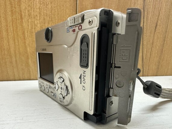 Appareil photo Canon Digital IXUS 200 IS 12,1MP/5X + Etui et Carte SD offerts - Maroc