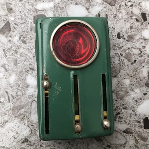 Lampe de poche verte bulgare vintage en étain métallique 4 couleurs