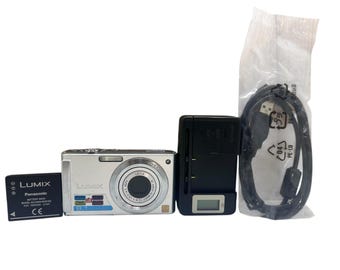 Y2K Panasonic Lumix FS3 -- 8MP -- Leica Optics Digicam Digital