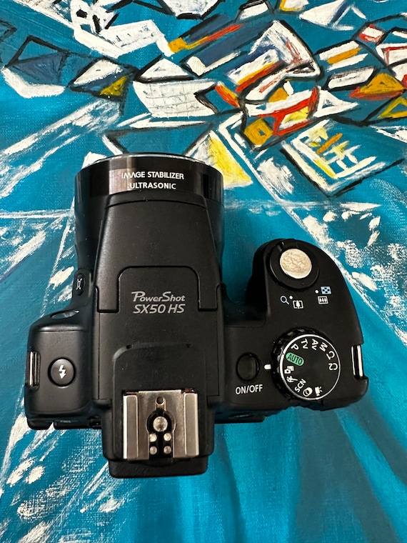 【赤外線改造カメラ】 PowerShot SX50 HS 光学50倍 純正電池・純正充電器・SDHC8GB等のオマケ付で即使用可！ ★実用セットの大特価！★ 赤外線改造カメラ PowerShot SX50 HS 光学50倍 付属品完備で、更に☆新品