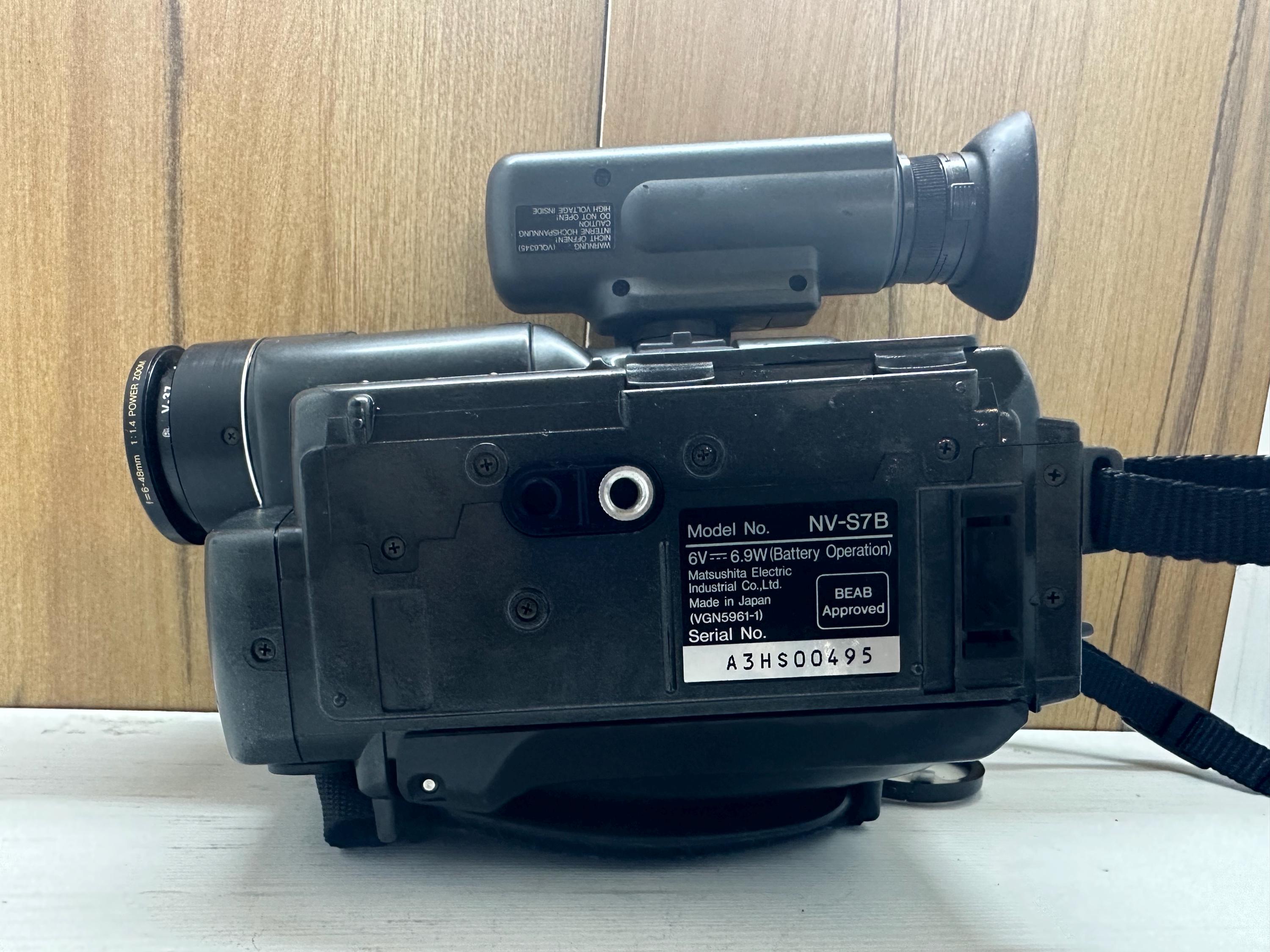 Vintage Panasonic Palmcorder Nv S7 16x Digital Zoom Vhs