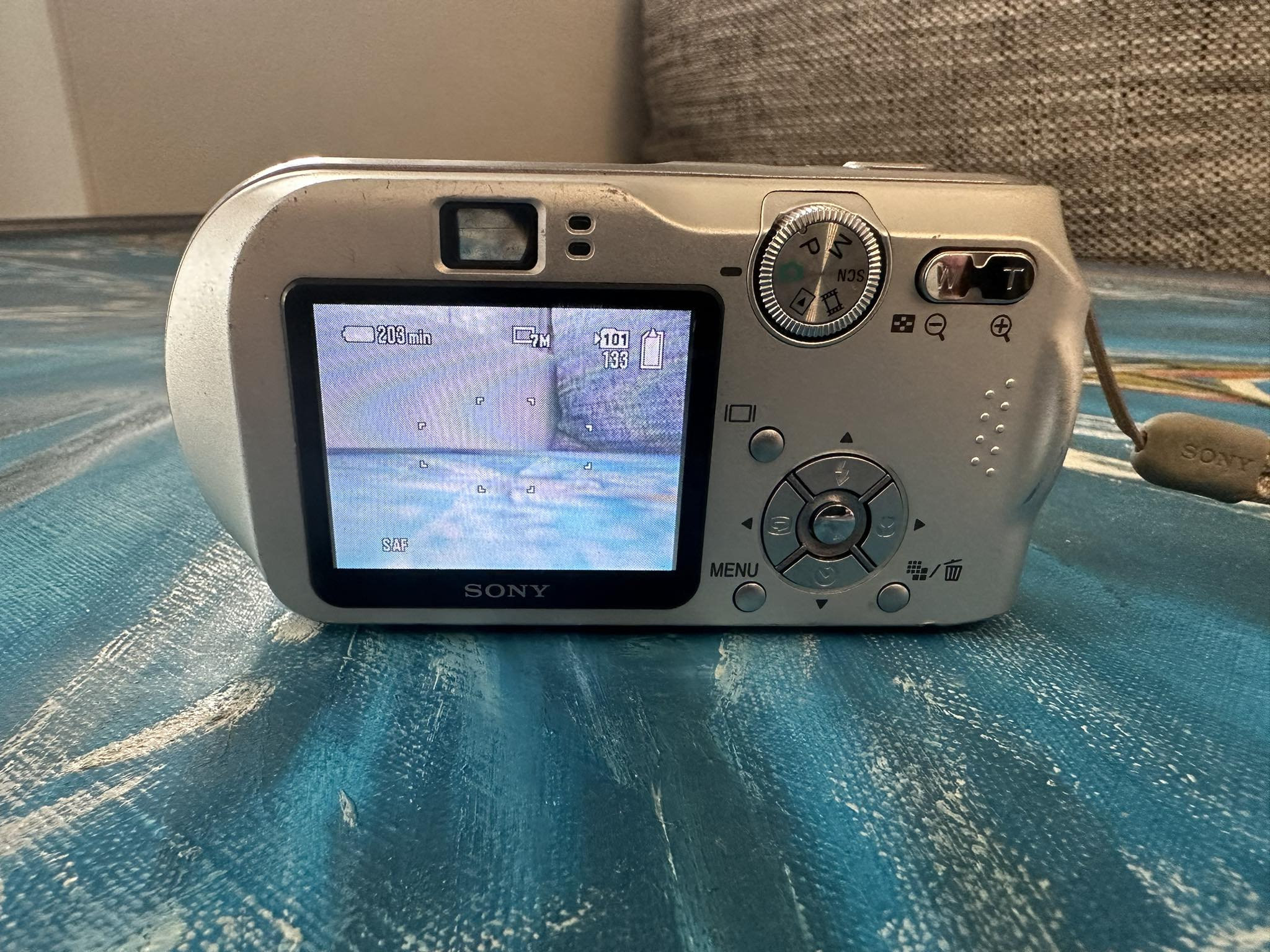 Sony Cybershot DSC-P200 Digital Camera 7.2 MP 3X Optical Zoom