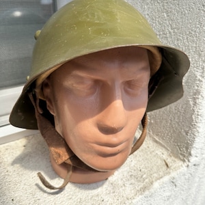 Casco militare vintage di tipo tedesco M36 Esercito bulgaro 1941 Equipaggiamento originale del soldato Molto raro Incredibile unico