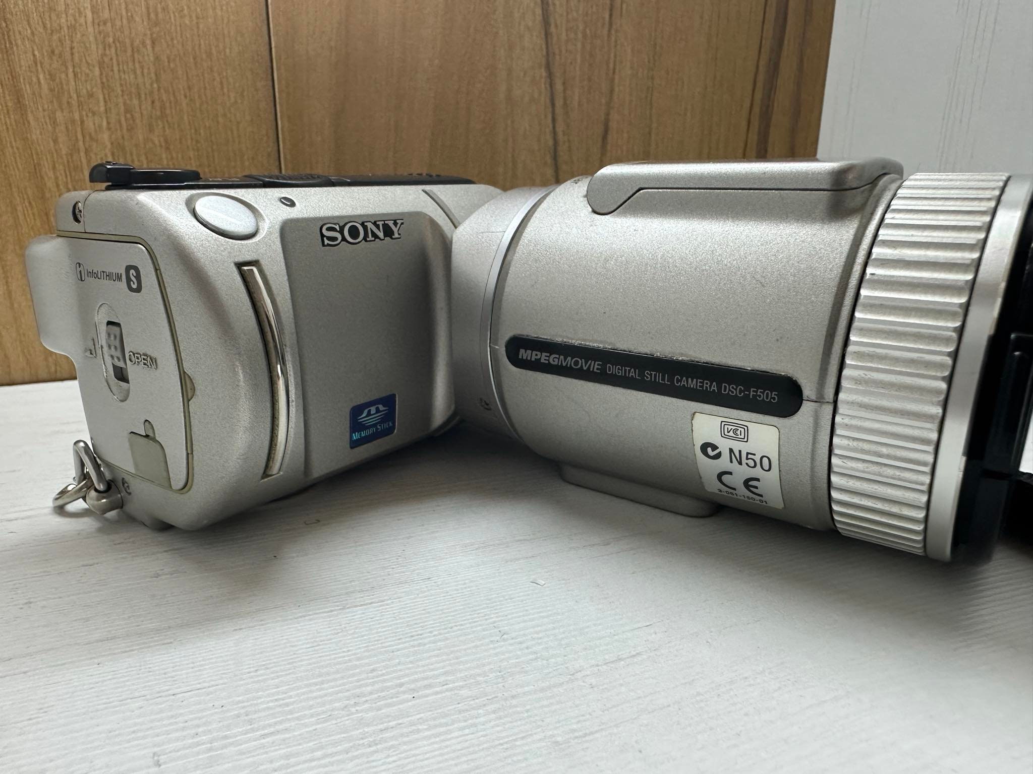 希少/元箱付SONY Cyber-shot DSC-F505K★名機スイバル機構 Buy Vintage Sony Cybershot DSC-F505 Full Pack Digital Camera Japan