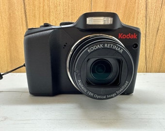 Kodak EasyShare Z915 10x Optical Zoom 10 MP Digital Camera Center-weighted AA Batteries