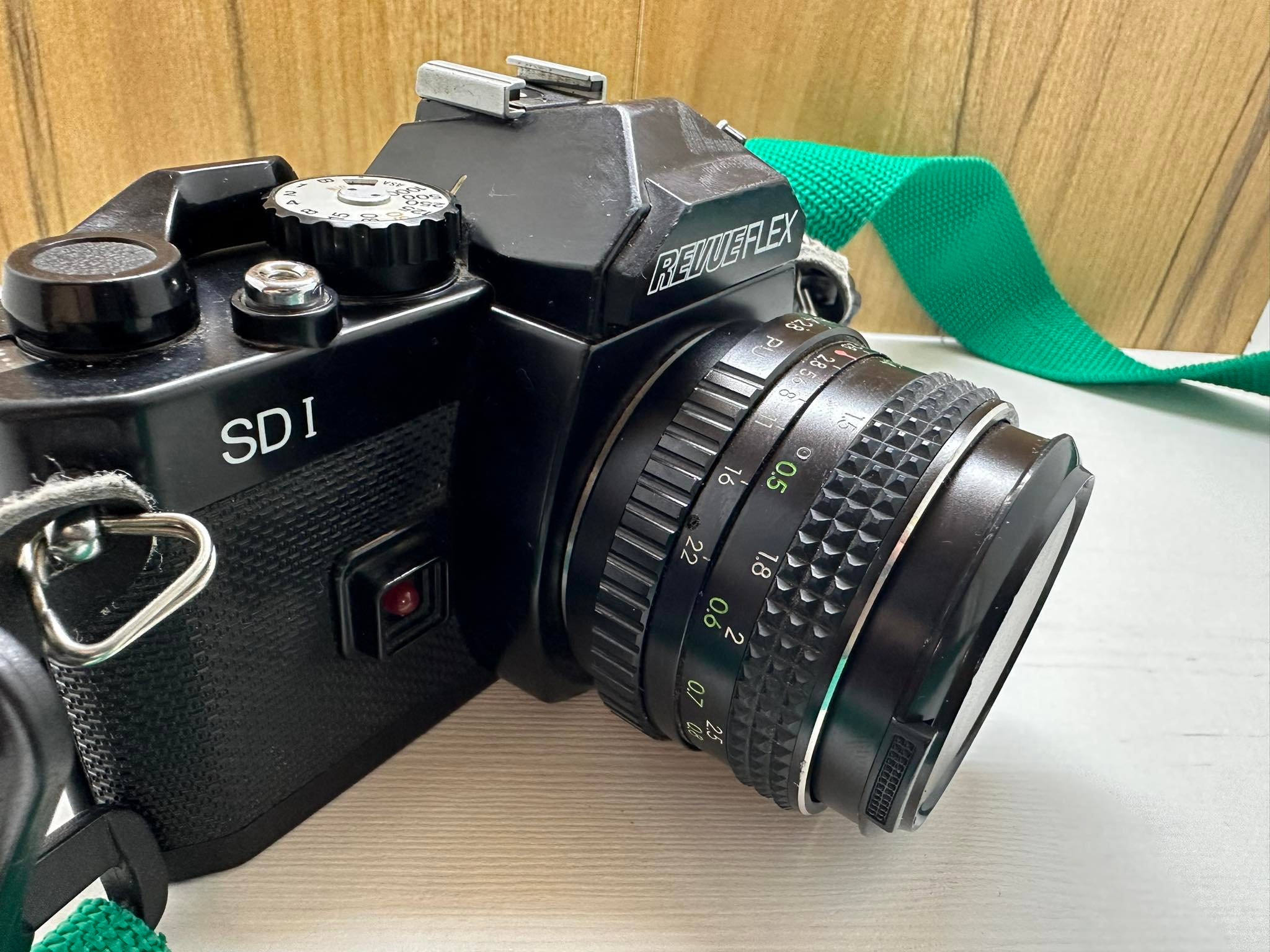 Vintage Flex Camera Revue Flex SD I SLR Film Made in Japan 28 Mm