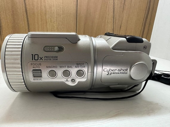 Vintage Sony Cybershot DSC-F505 Full Pack Digital Camera Japan 5x