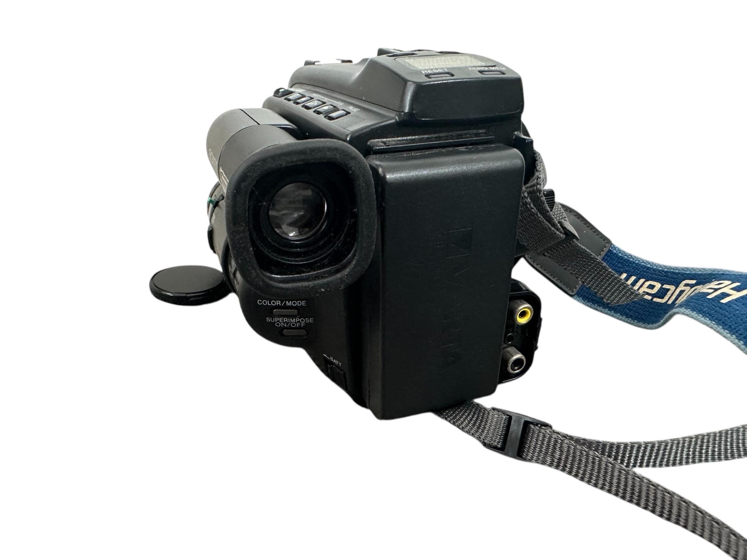 【動作OK】SONY　Handycam　CCD-TRV60 動作未確認 SONY HANDYCAM CCD-TRV60 - メルカリ