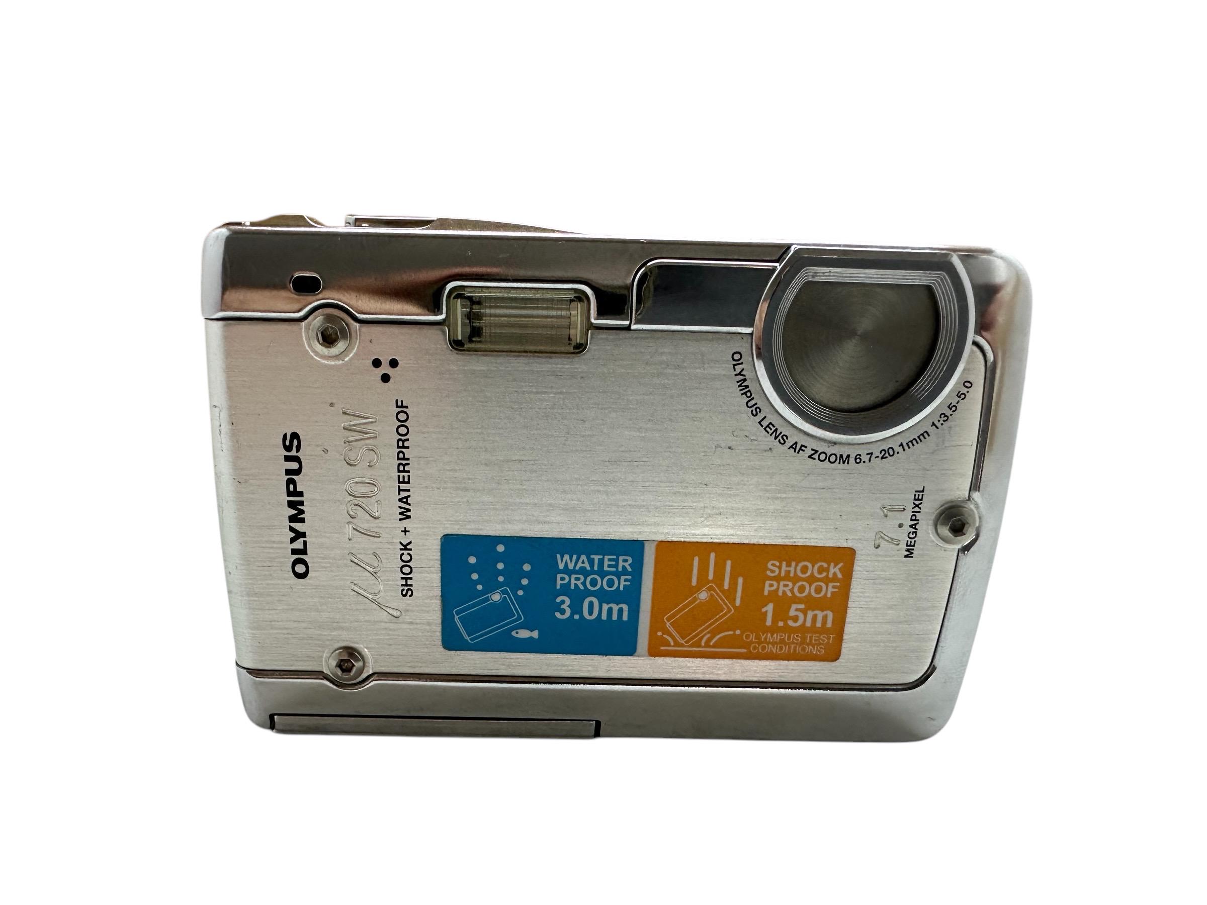 Olympus M 720sw Digital Camera Shockproof Waterpoof 7.1 MP 3x