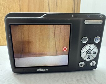Nikon CoolPix S210 Black Spot on Displey  Digital Camera 8 MP 3X Optical Zoom 2.5 inches LCD Compact