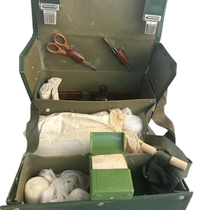 Vintage Military Field Medic First Aid Full Kit Canvas Bag Medical 1940 Army Soldier Doctor Green Red Cross