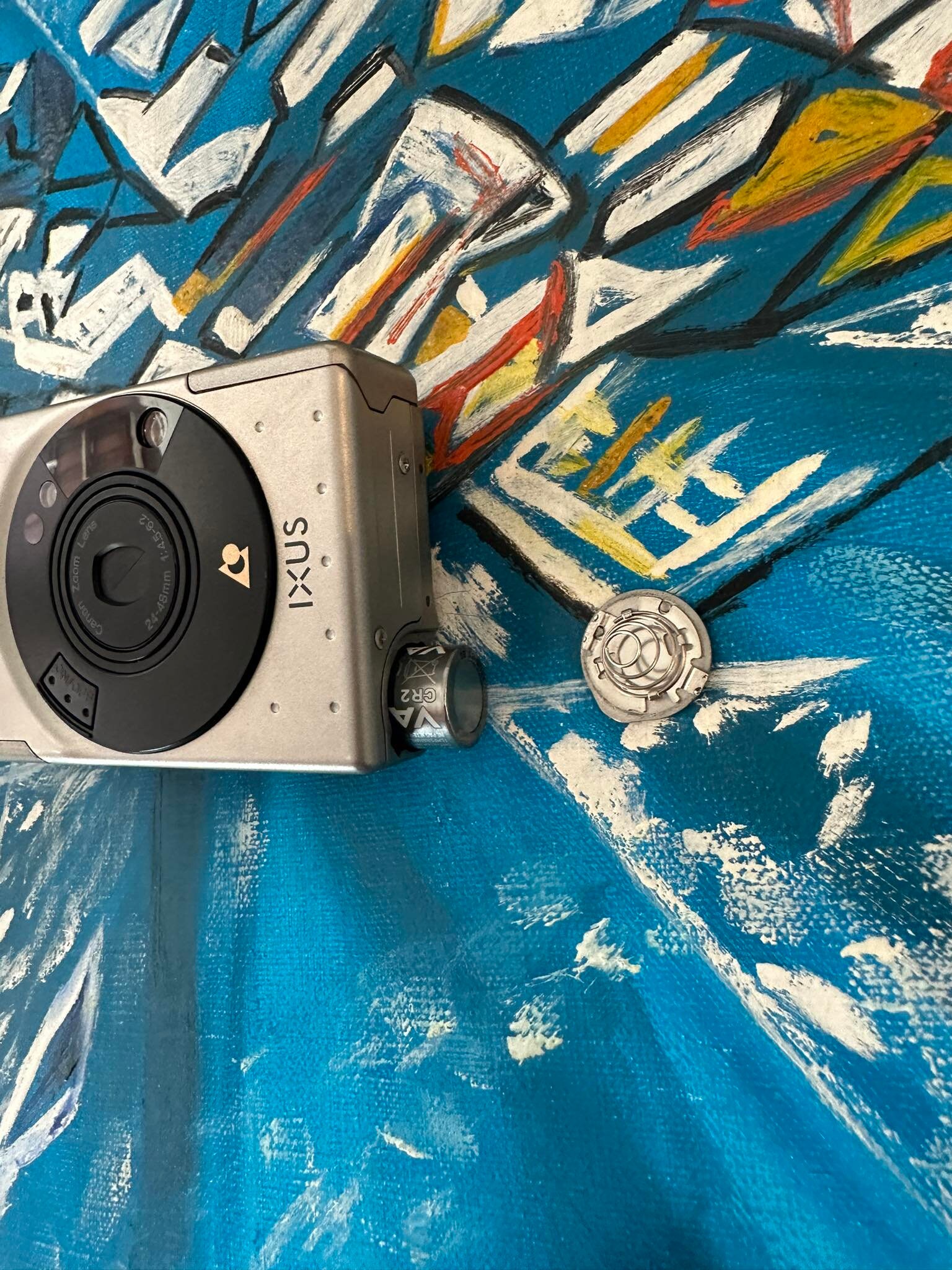 Vintage Canon Ixus Japan 35mm APS Compact Film Camera 24-48mm Zoom