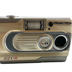 Praktica DCZ 6 VR Digital Camera Pentacon 6 Mega Pixels 4X Digital Zoom AA Batteries Made in Germany