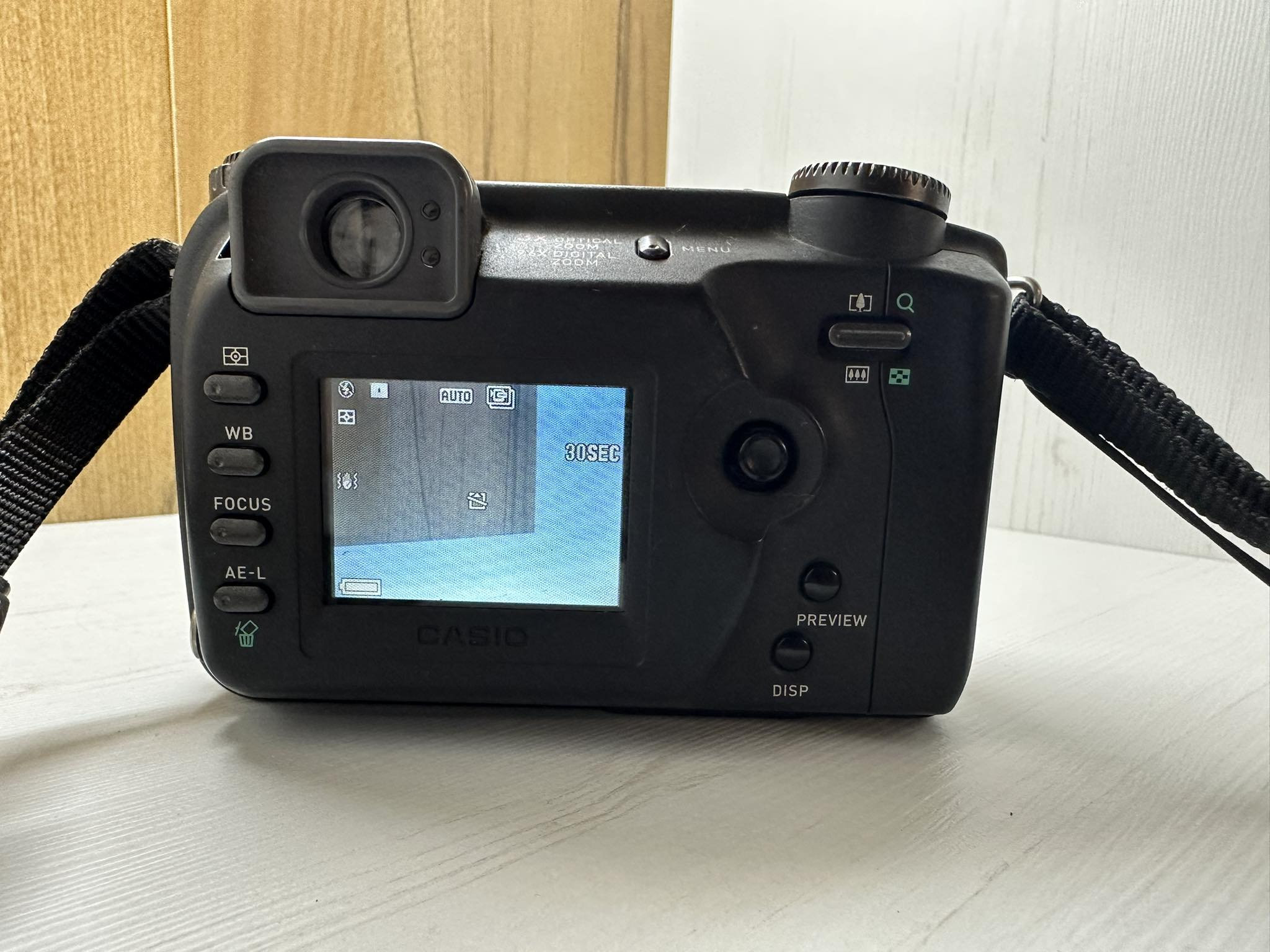 CASIO QV-4000 デジタルカメラ 4.1メガピクセル Throwback Thursday: Casio QV-4000: Digital Photography Review