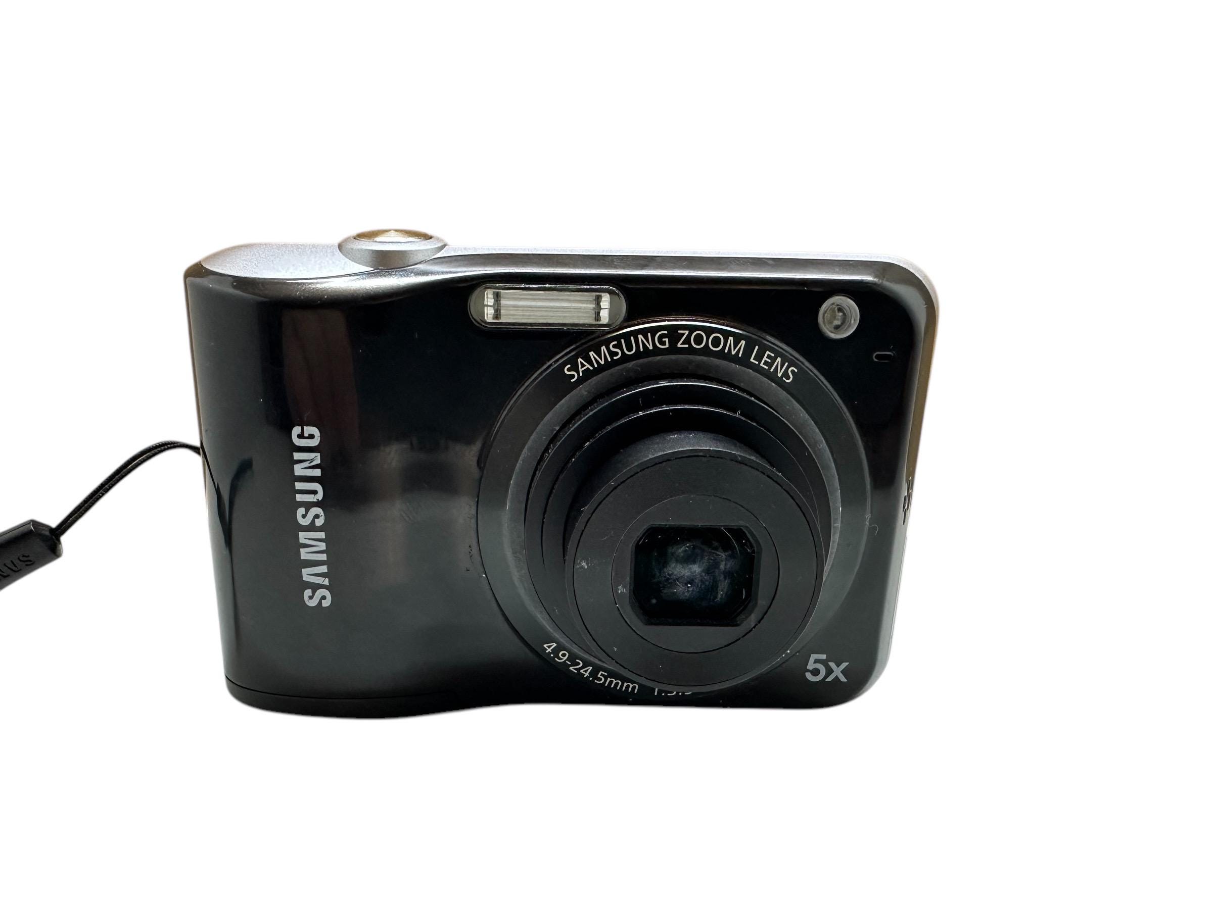 Samsung ES28 Digital Camera 12 MP 5X Optical Zoom 2,5 Inches Lcd