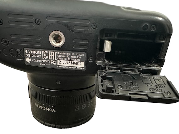 Professional Canon EOS 1300D Digital Camera 35 Mm 18 Mega Pixels