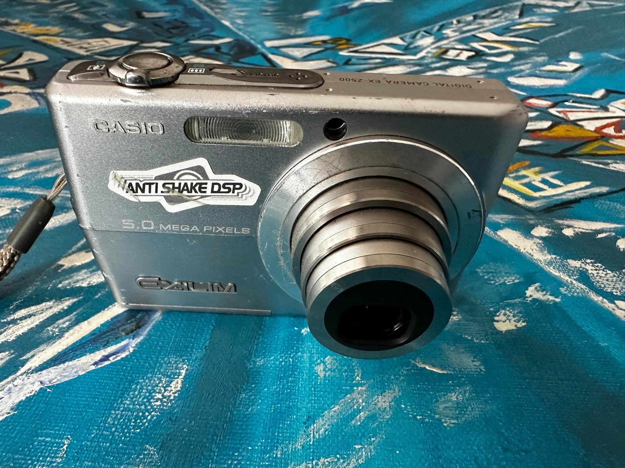 CASIO Exilim EX-Z500 Digital Camera Anti Shake 5MP 3X Optical