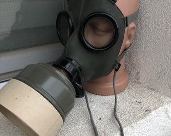 Achetez en gros Masque De Gaz Protecteur Complet Militaire Chine et Masque  à Gaz à 38 USD