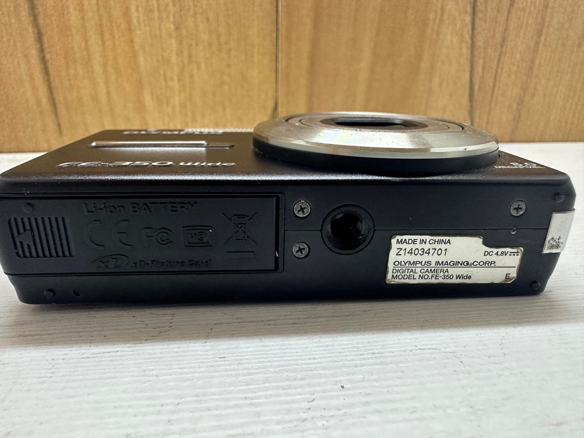 Olympus Fe-350 Wide Digital Camera 4X Optical Zoom 2.7
