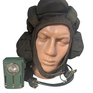 Vintage militaire legerhelm Tankman Tankertank uniek verzamelobject zwarte zomer met koptelefoon en laringofoon + oude zaklamp cadeau