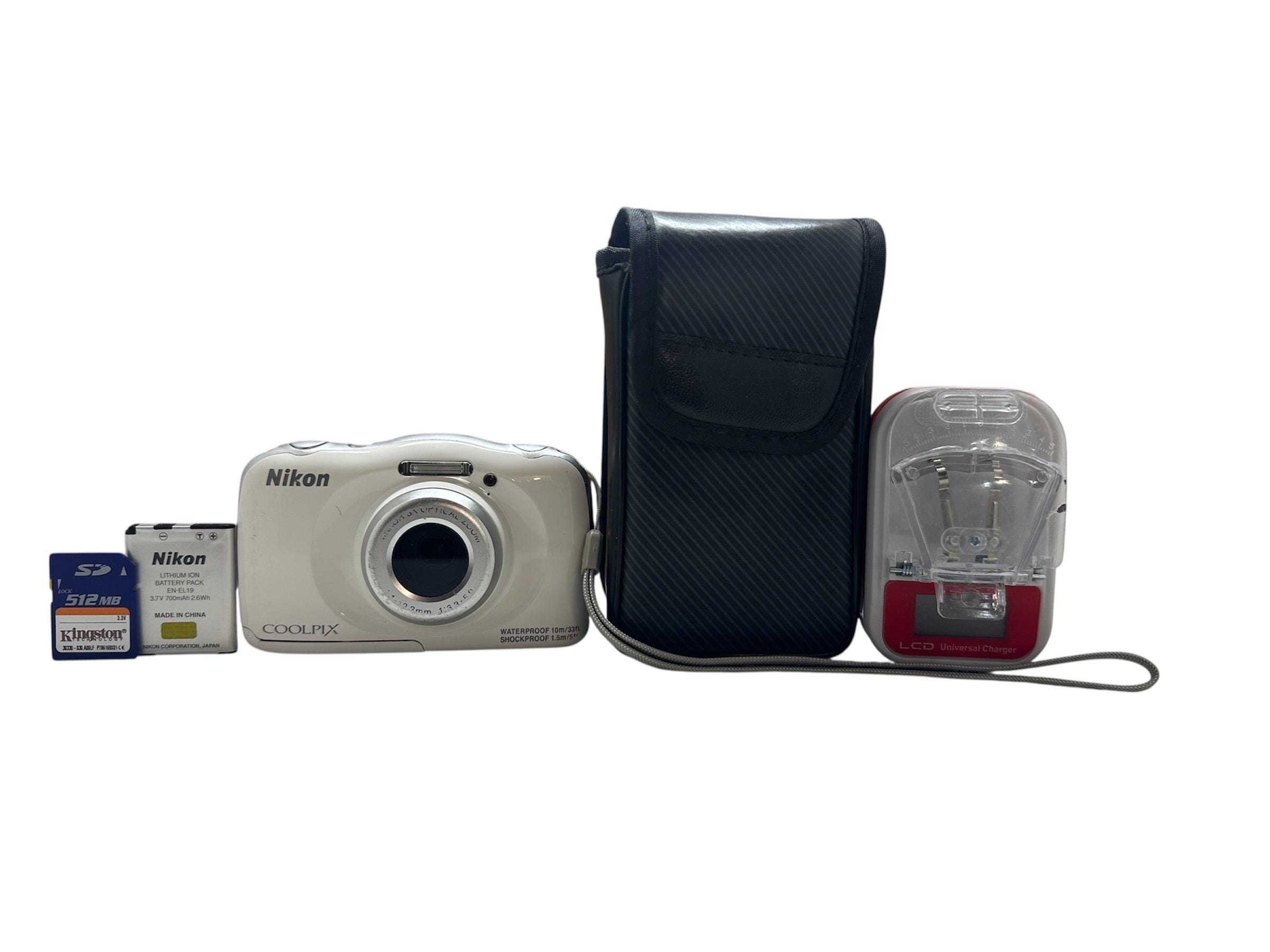 Nikon COOLPIX S33 3倍光学 防水 Nikon CoolPix S33 防水・耐衝撃デジタルカメラ 3倍光学ズーム 13.2 MP