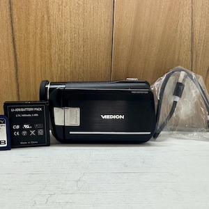 Caméscope numérique HD MEDION MD 85910, écran tactile, haute définition, compact, zoom optique 5x, 10 MP, fabriqué en Allemagne, + 8 Go de mémoire