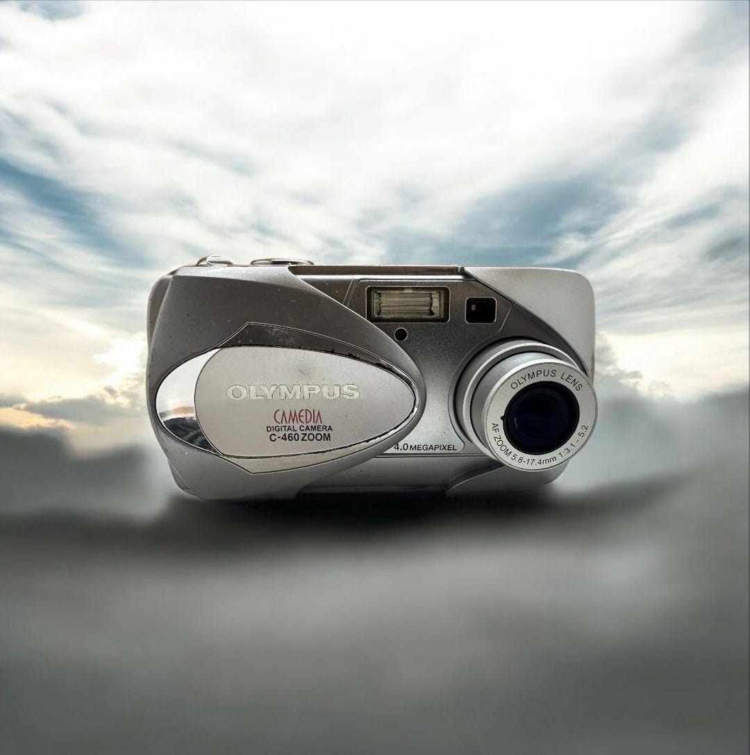 Olympus Camedia C 460 Digital Camera Compact 4MP 3 Optical Zoom