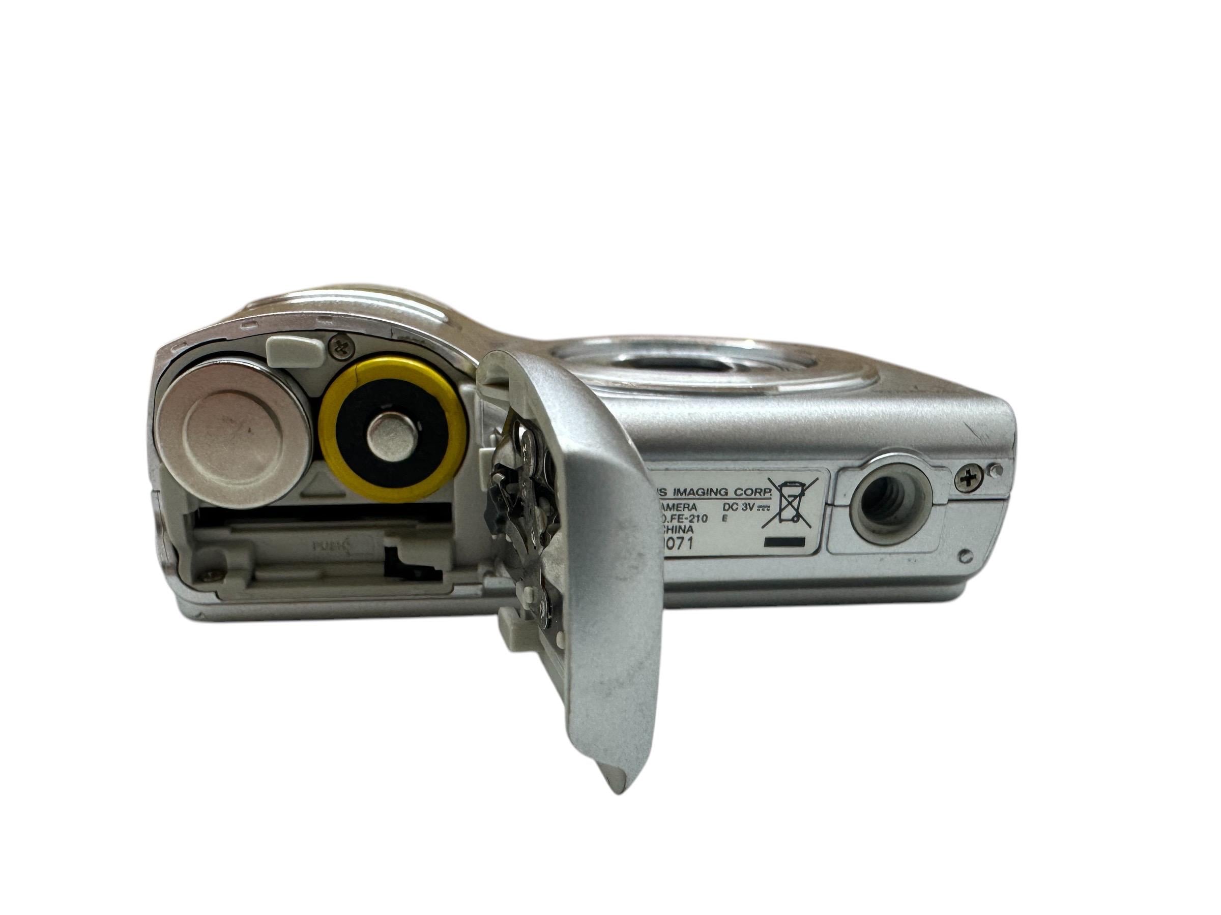 Olympus Fe210 Digital Camera Compact 3X Optical Zoom 7.1 MP 2.5