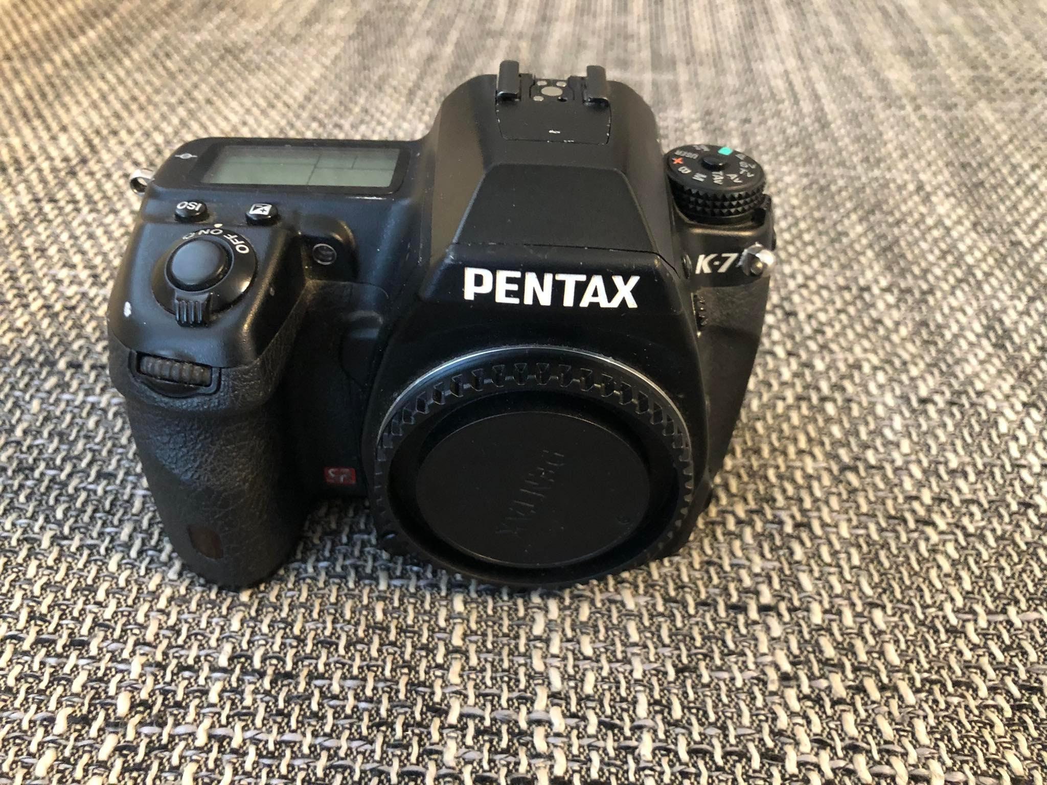 Professional PENTAX K-7 14.6MP Digital SLR Camera Black (body Only  